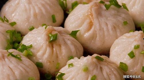 小白瓜吃包子,小白瓜的包子美食之旅